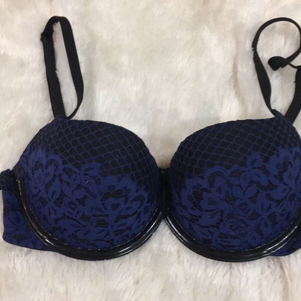 “Very sexy” Victoria’s Secret 32C bra LIKE NEW